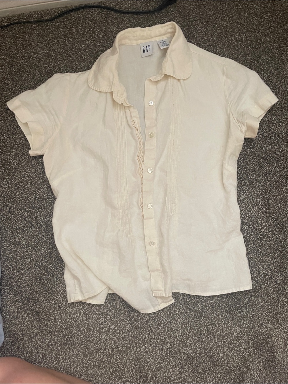 Vintage GAP Light Cream Short Sleeve Pintuck Button-Up Blouse